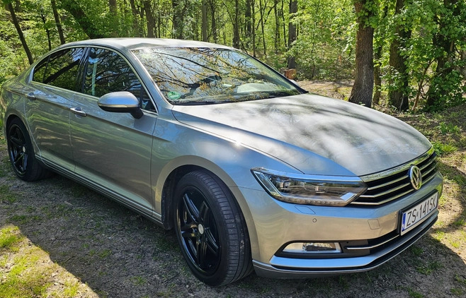 Volkswagen Passat cena 50000 przebieg: 249000, rok produkcji 2017 z Szczecin małe 277